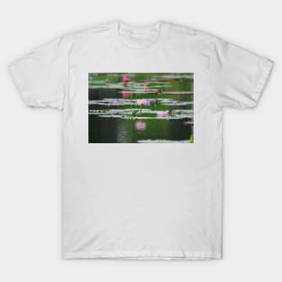 Water lilies in reflection T-Shirt